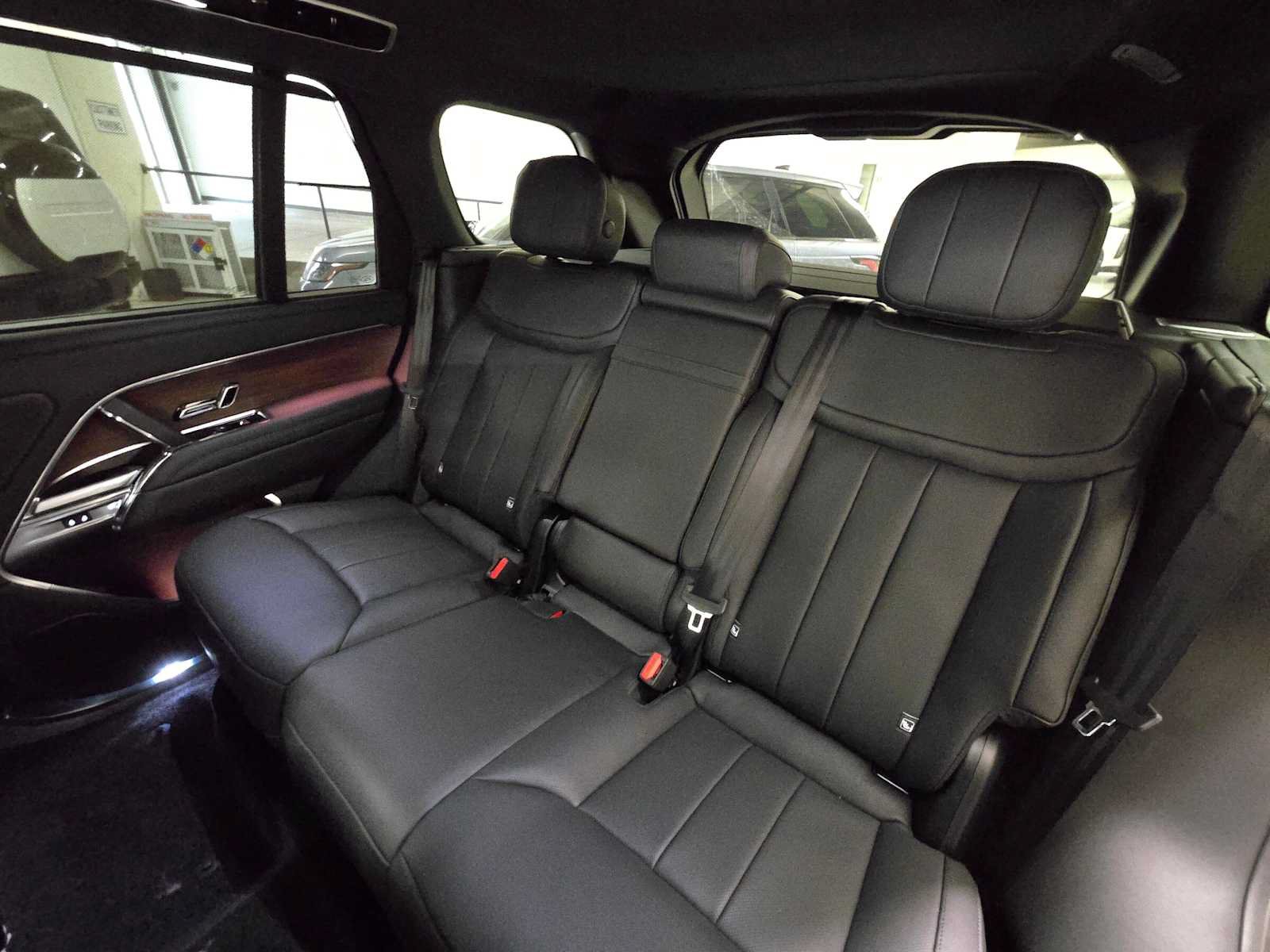 New 2026 Land Rover Range Rover SE AWD/4WD image 18