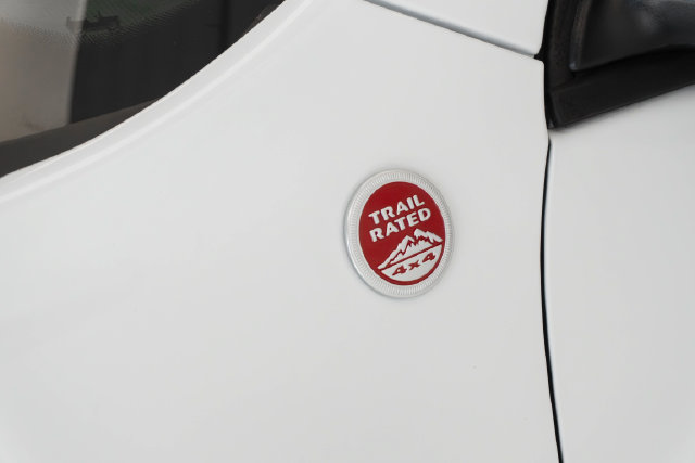 Used 2022 Jeep Cherokee Trailhawk AWD/4WD image 3
