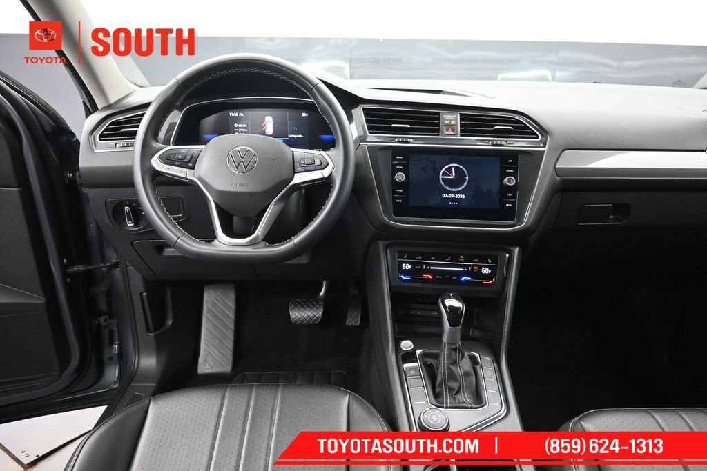 Used 2024 Volkswagen Tiguan SE AWD/4WD image 11