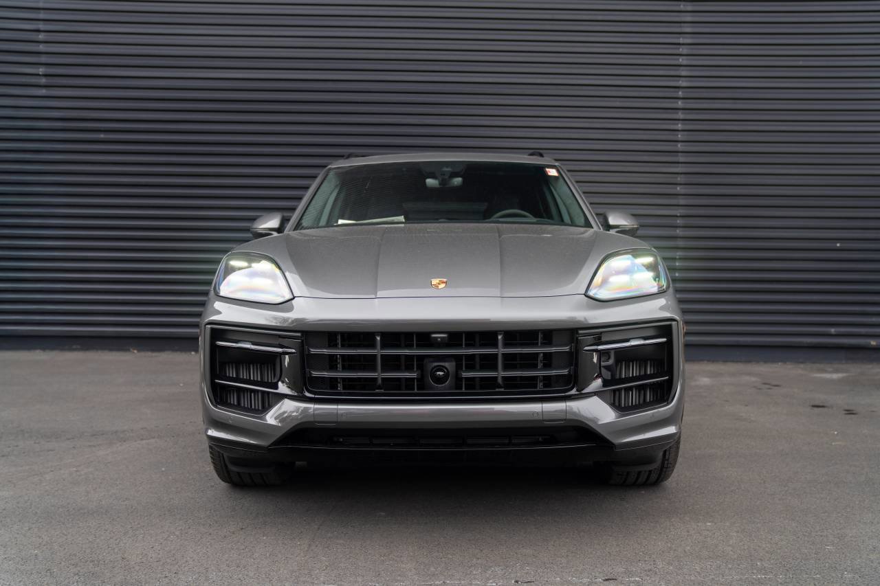 New 2026 Porsche Cayenne GTS AWD/4WD image 6