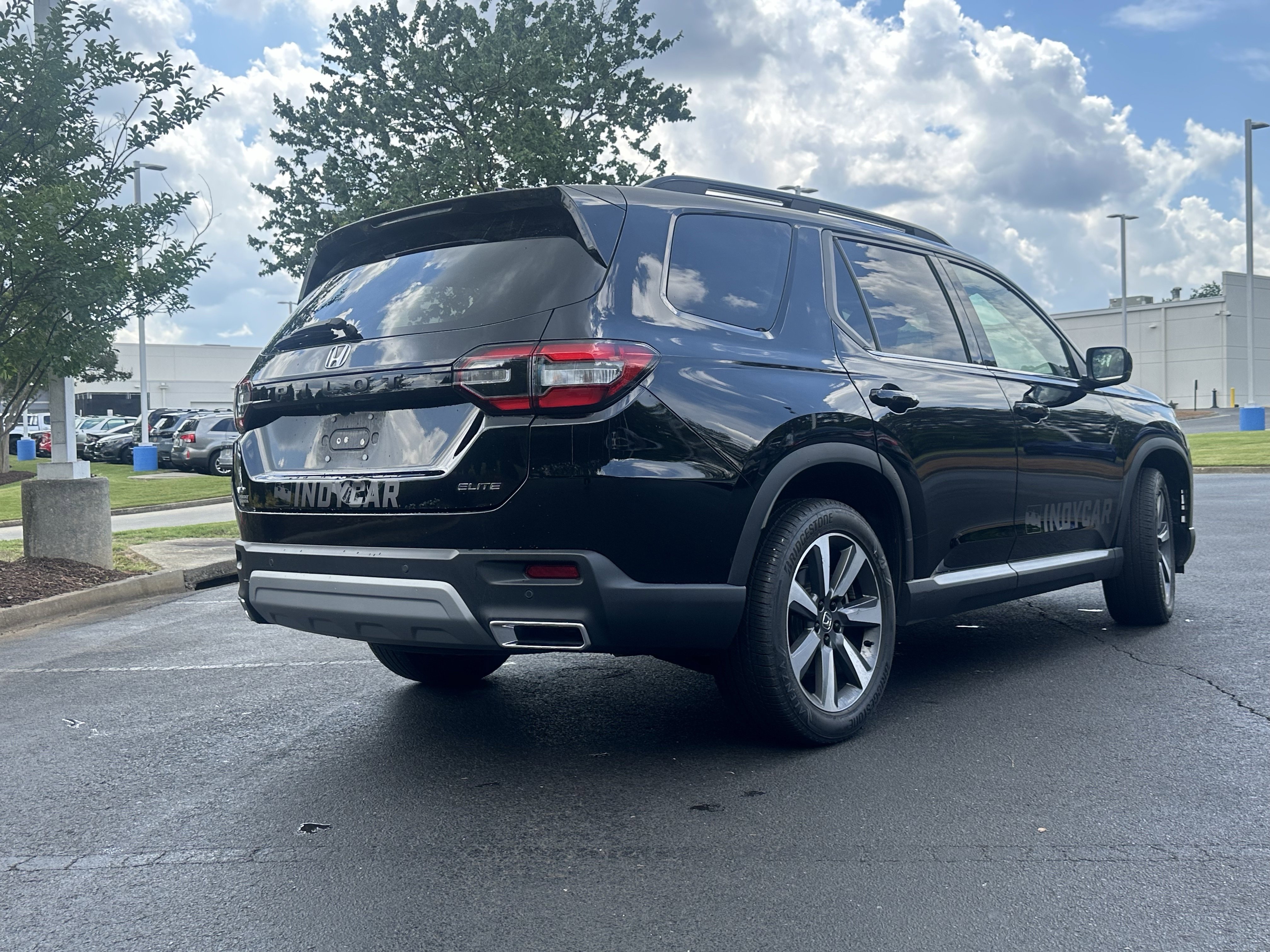 Used 2024 Honda Pilot Elite image 11