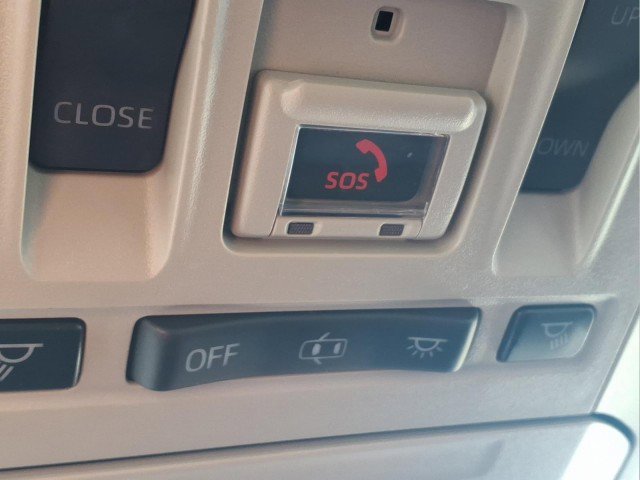 Used 2020 Toyota Highlander XLE image 19