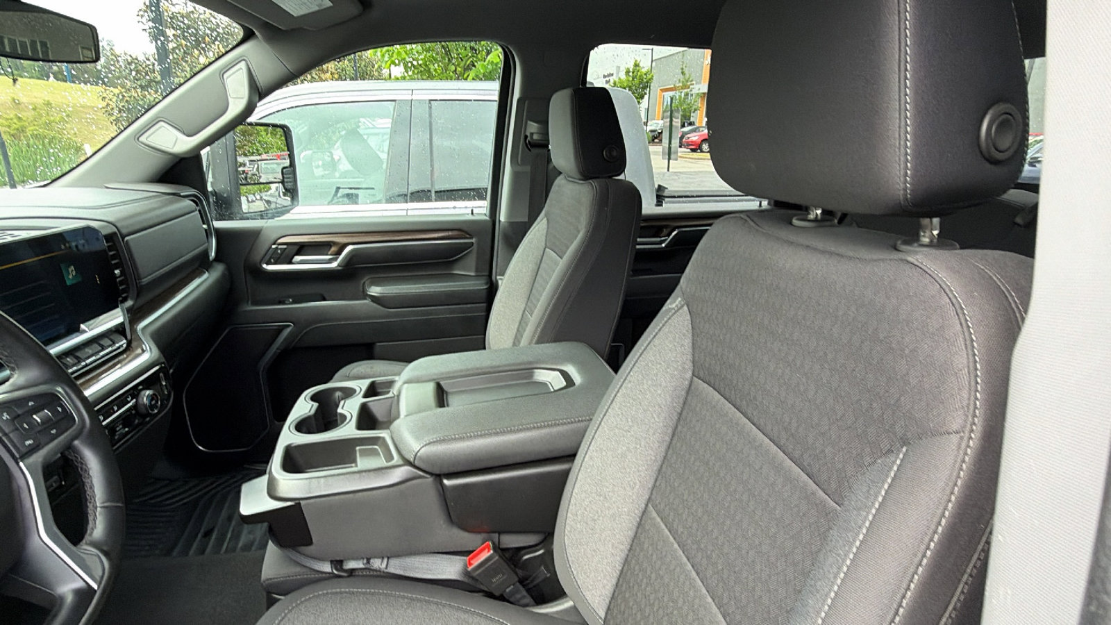 Used 2024 Chevrolet Silverado 2500 LT AWD/4WD image 18
