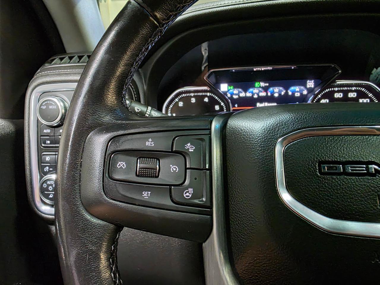 Used 2022 GMC Sierra 1500 Denali w/ Driver Alert Package II AWD/4WD image 33