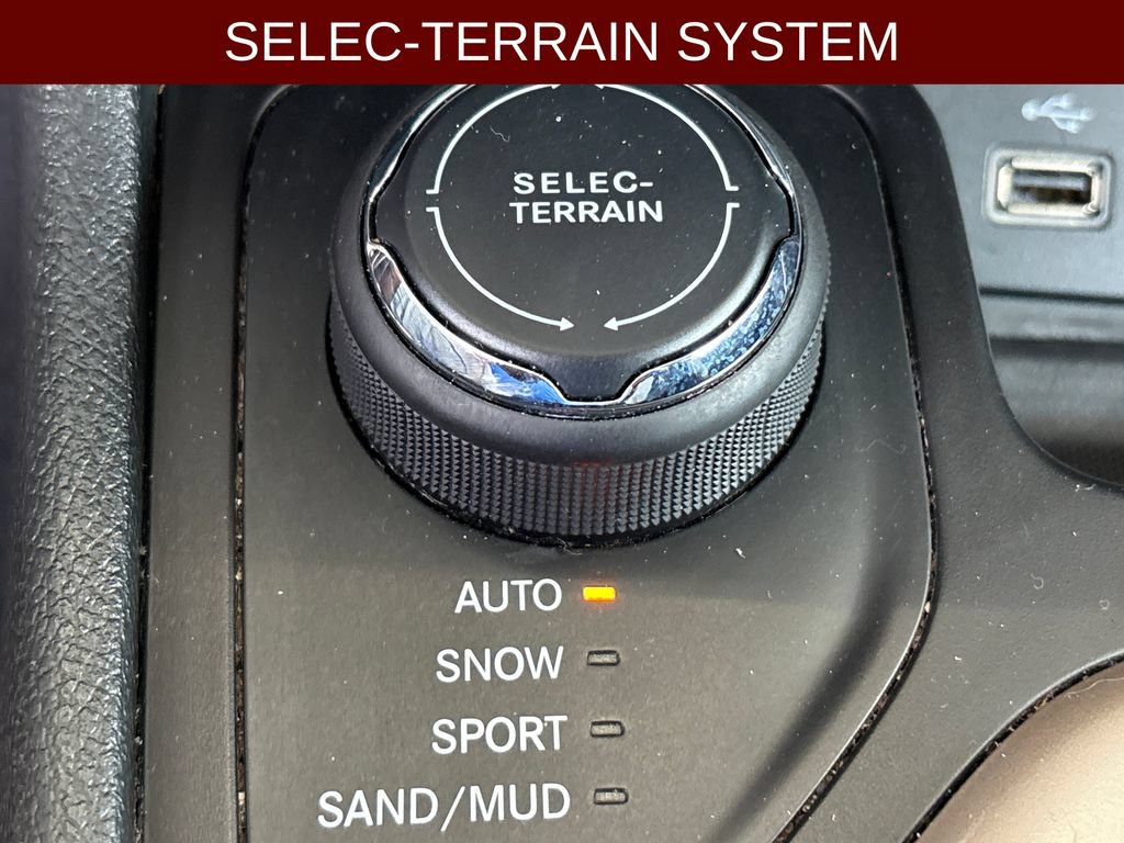 Used 2015 Jeep Cherokee Limited AWD/4WD image 9