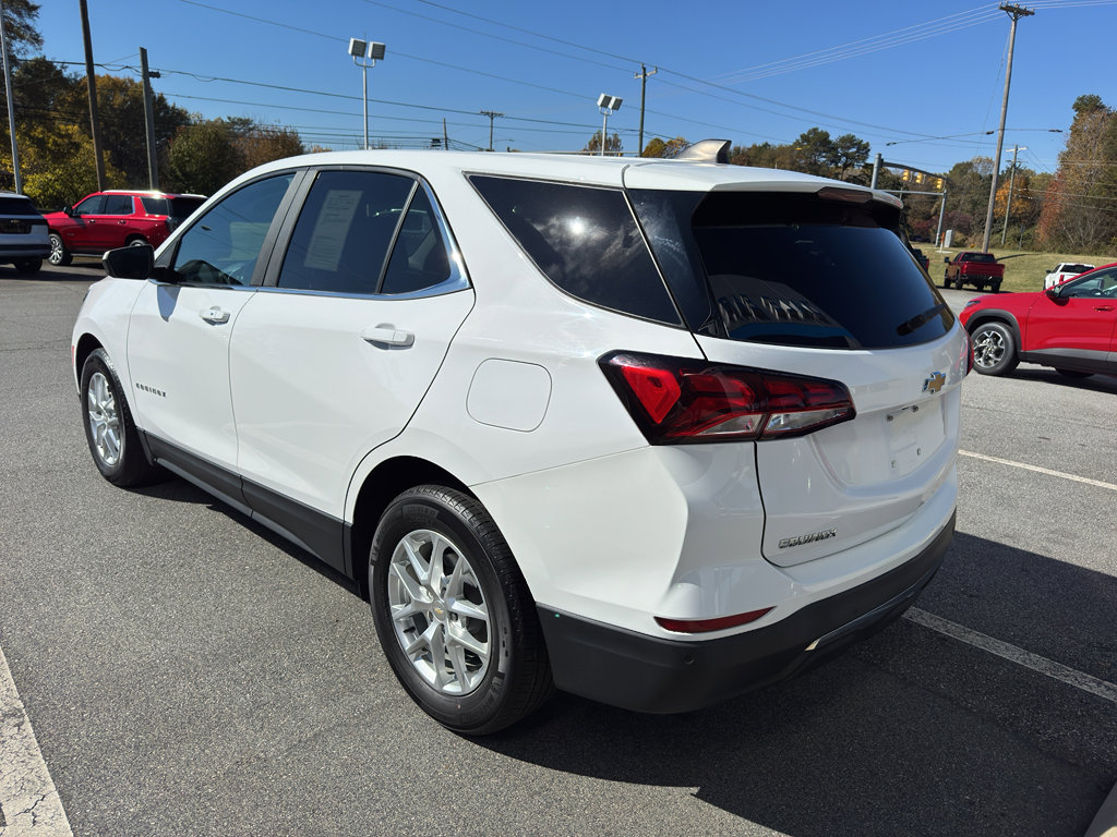 Used 2022 Chevrolet Equinox LT w/ Driver Convenience Package image 4