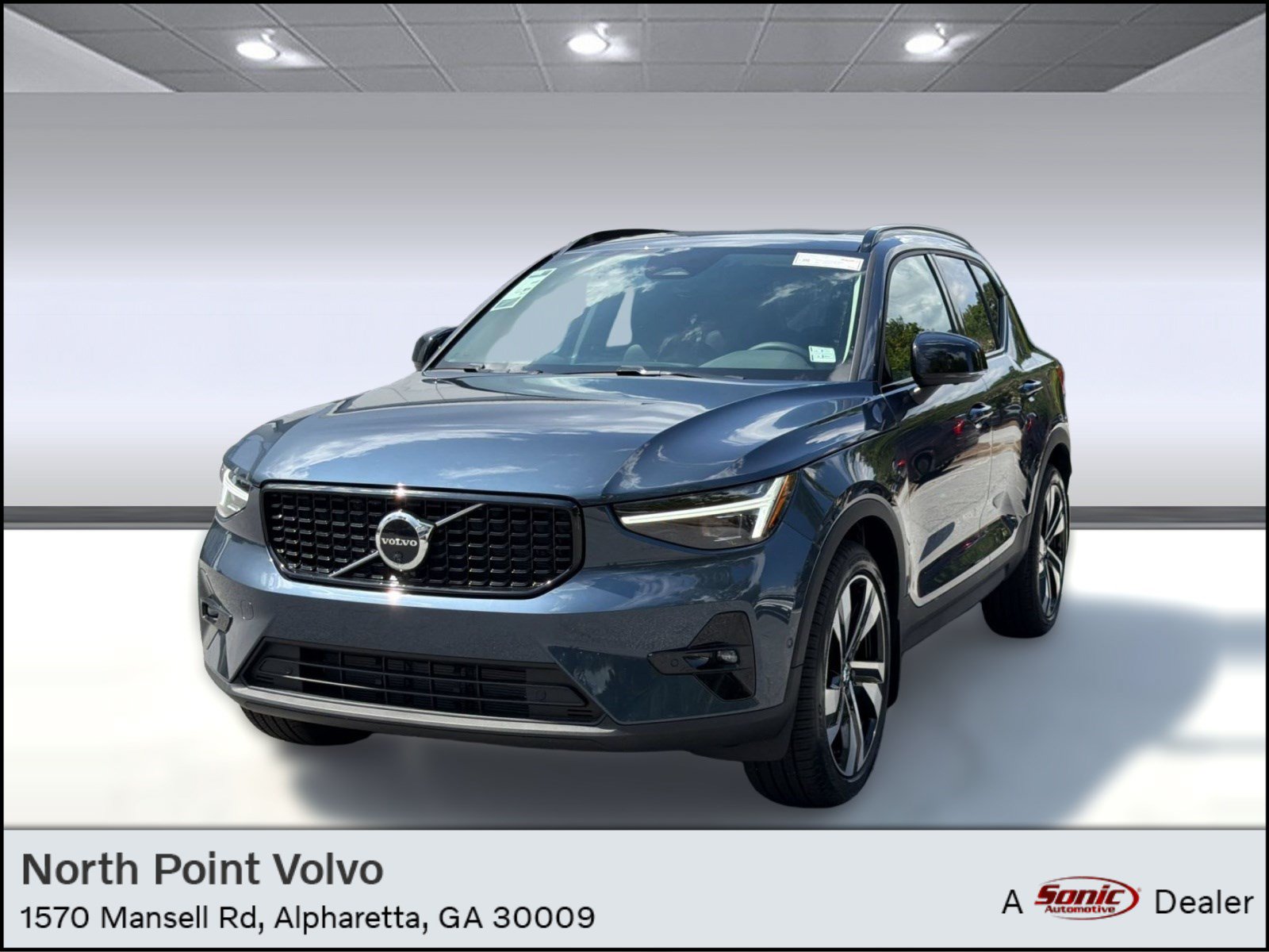 New 2026 Volvo XC40 B5 Ultra w/ Climate Package