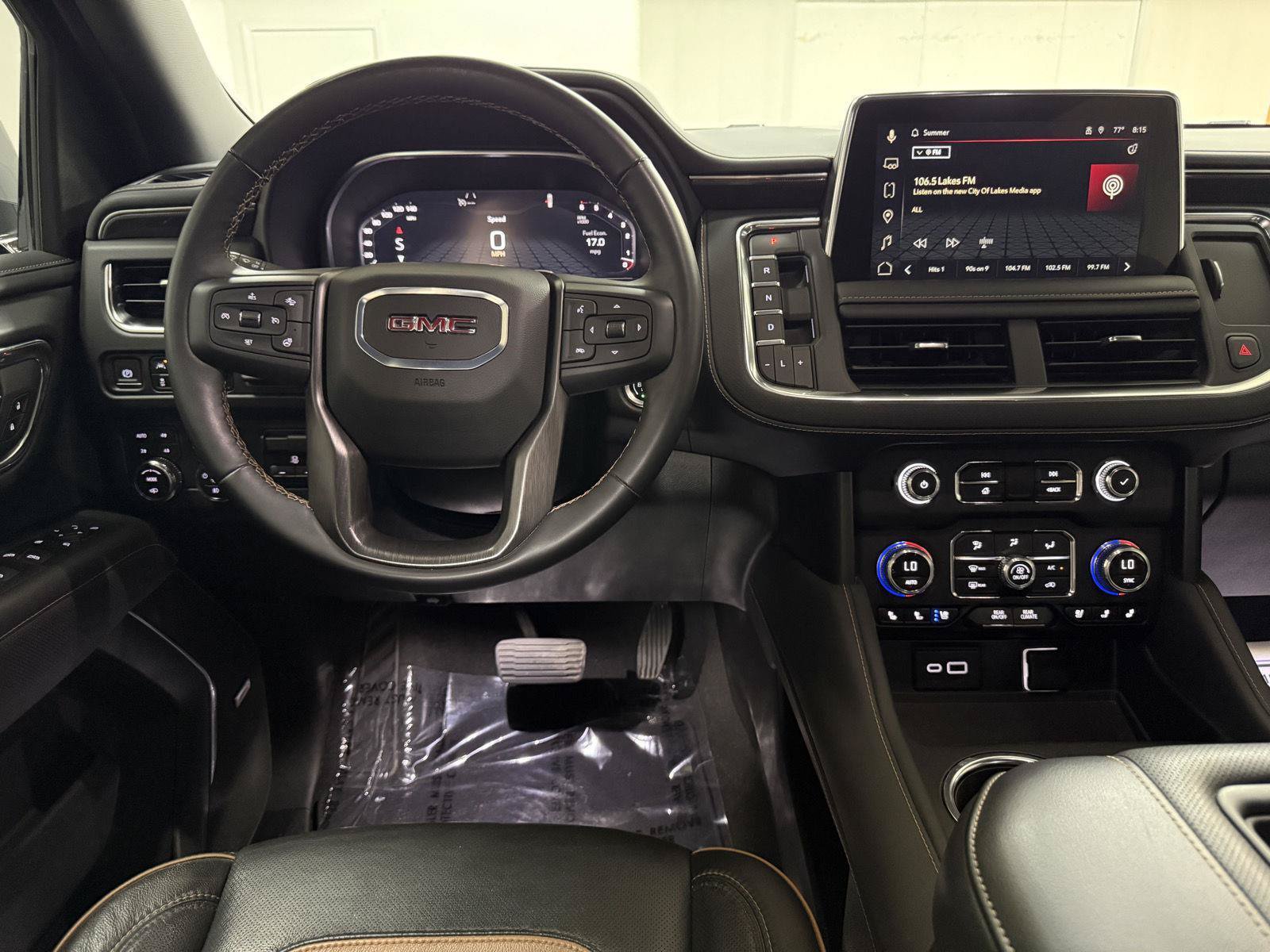 Used 2024 GMC Yukon XL AT4 w/ AT4 Premium Plus Package AWD/4WD image 21