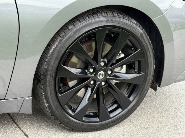 Used 2021 Nissan Maxima SR w/ Sport Mat Group FWD image 21