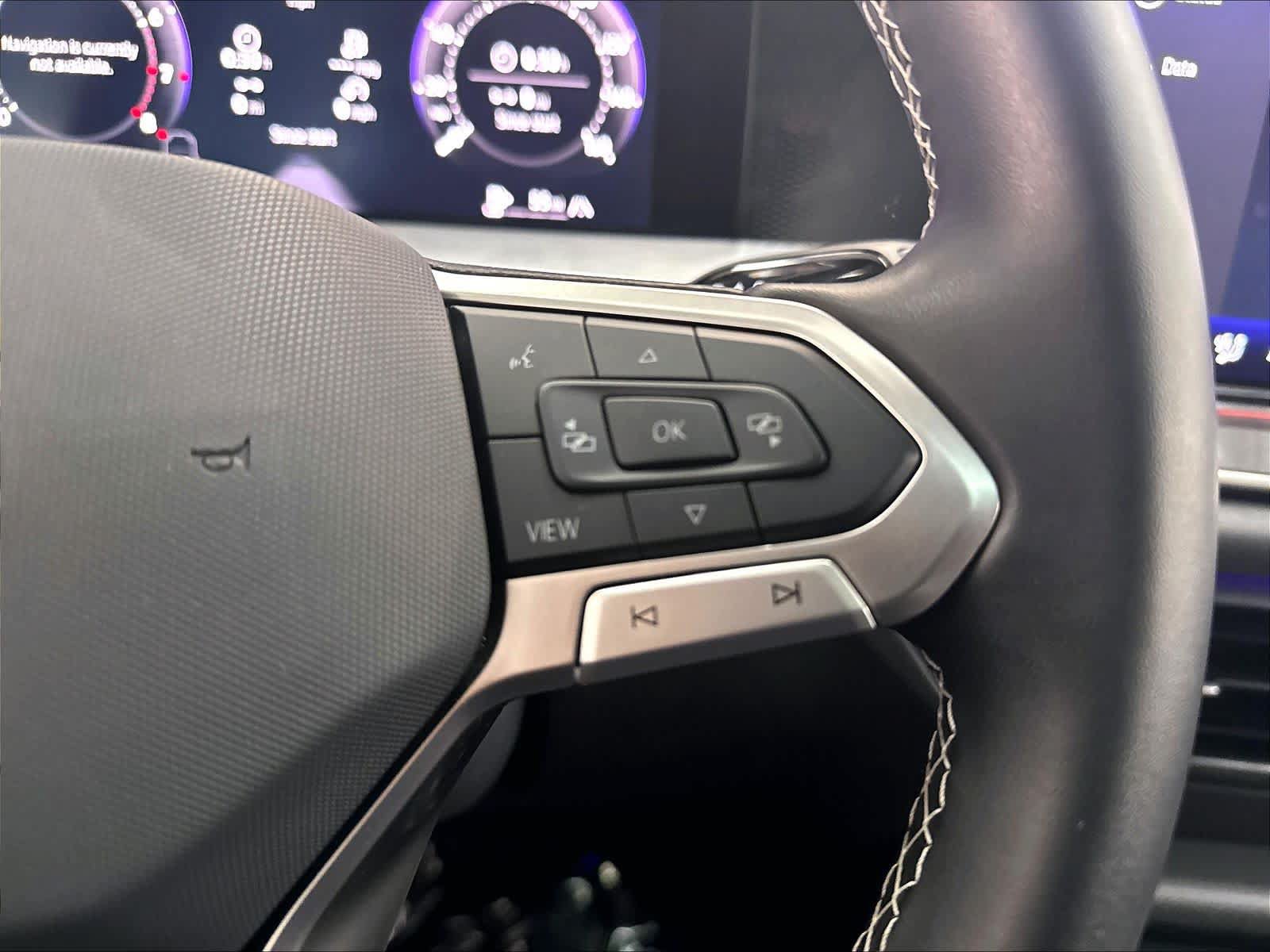 Used 2026 Volkswagen Tiguan SE w/ Panoramic Sunroof Package AWD/4WD image 15