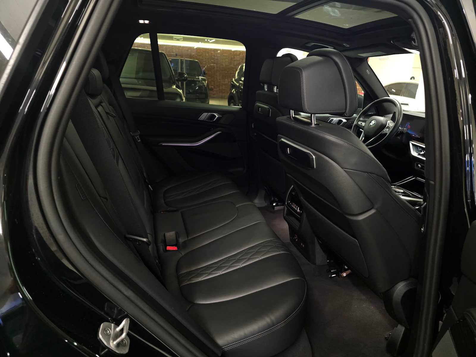 Used 2025 BMW X5 xDrive50e image 14