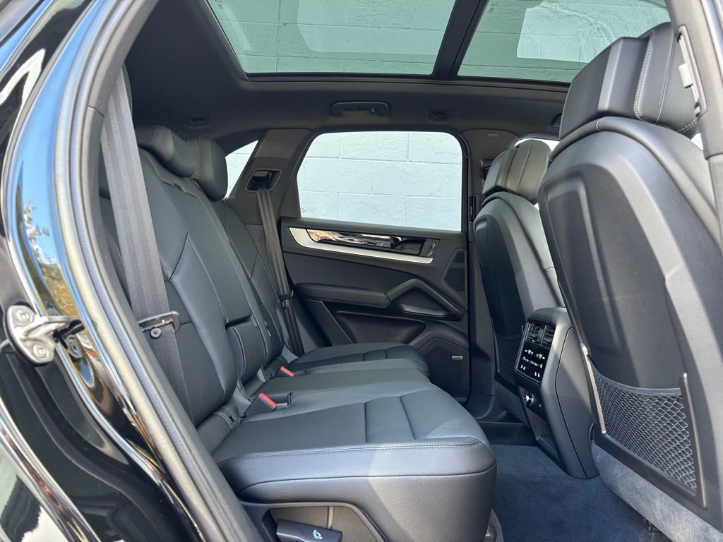 New 2026 Porsche Cayenne image 13