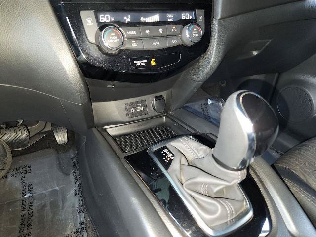 Certified 2018 Nissan Rogue SV w/ Premium Package FWD image 20