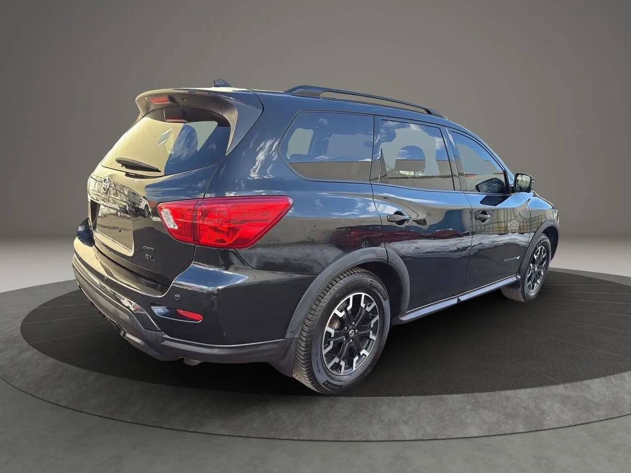 Used 2020 Nissan Pathfinder SL AWD/4WD image 5