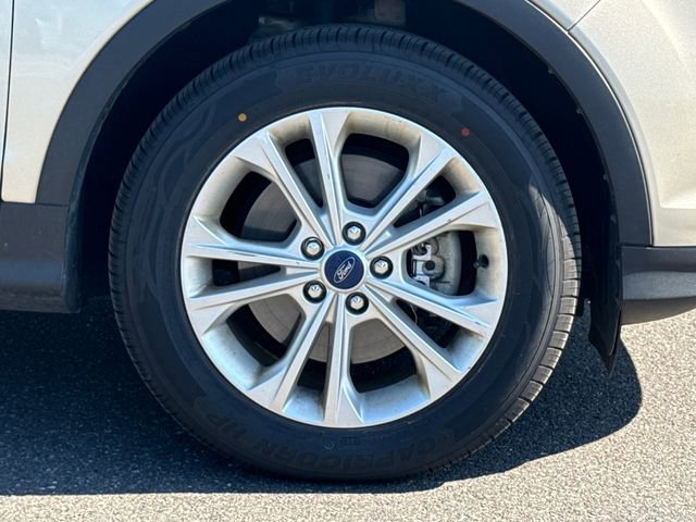 Used 2017 Ford Escape SE w/ Equipment Group 201A AWD/4WD image 11