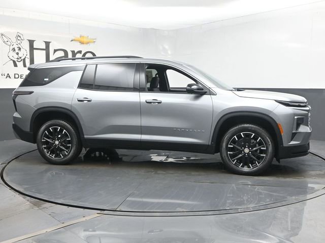 New 2026 Chevrolet Traverse LT image 1