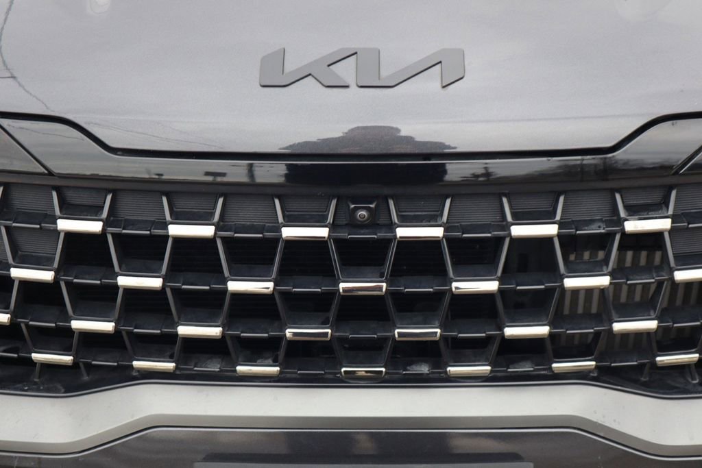Used 2025 Kia Carnival SX FWD image 36