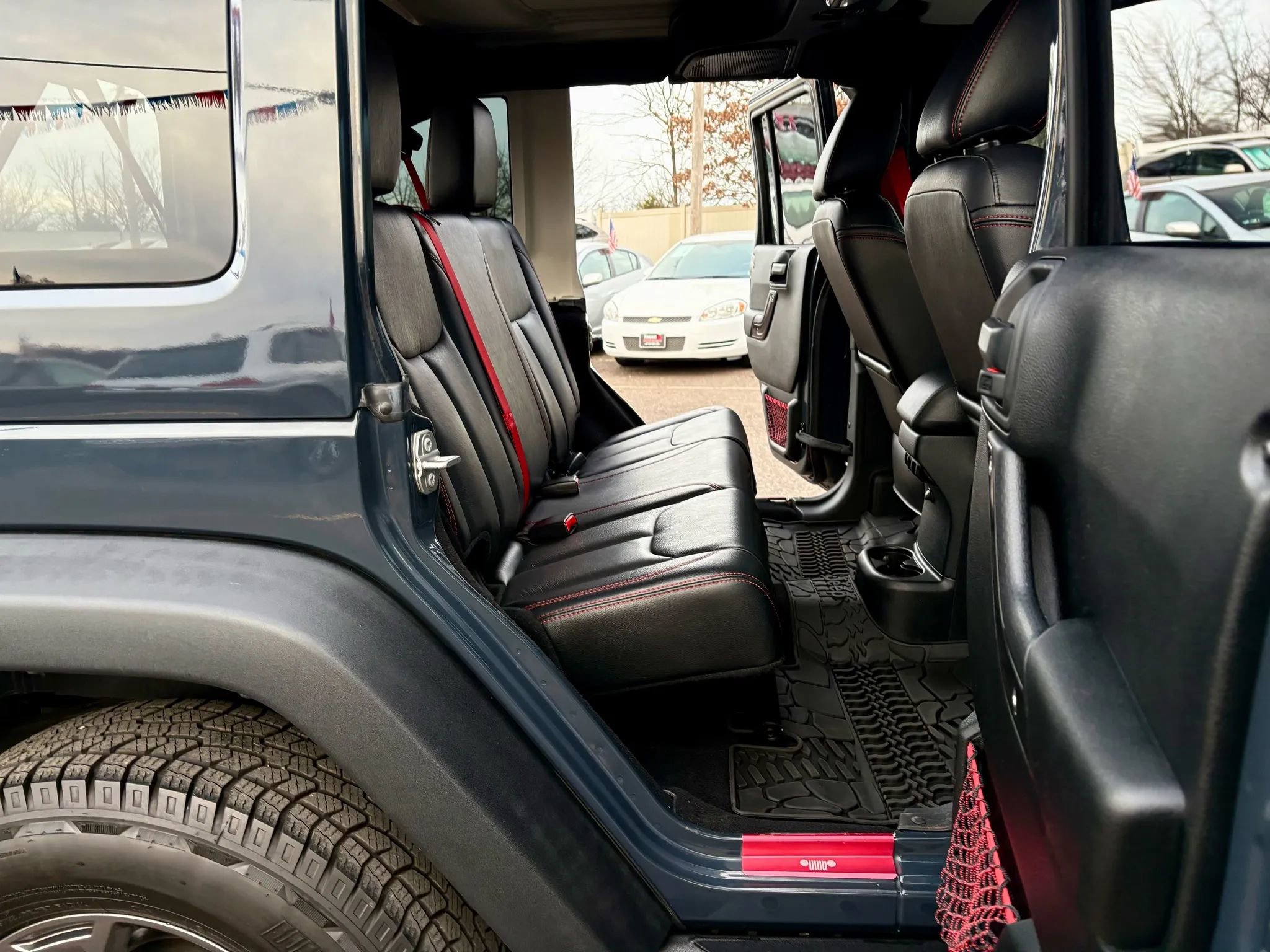 Used 2017 Jeep Wrangler Unlimited Rubicon image 25