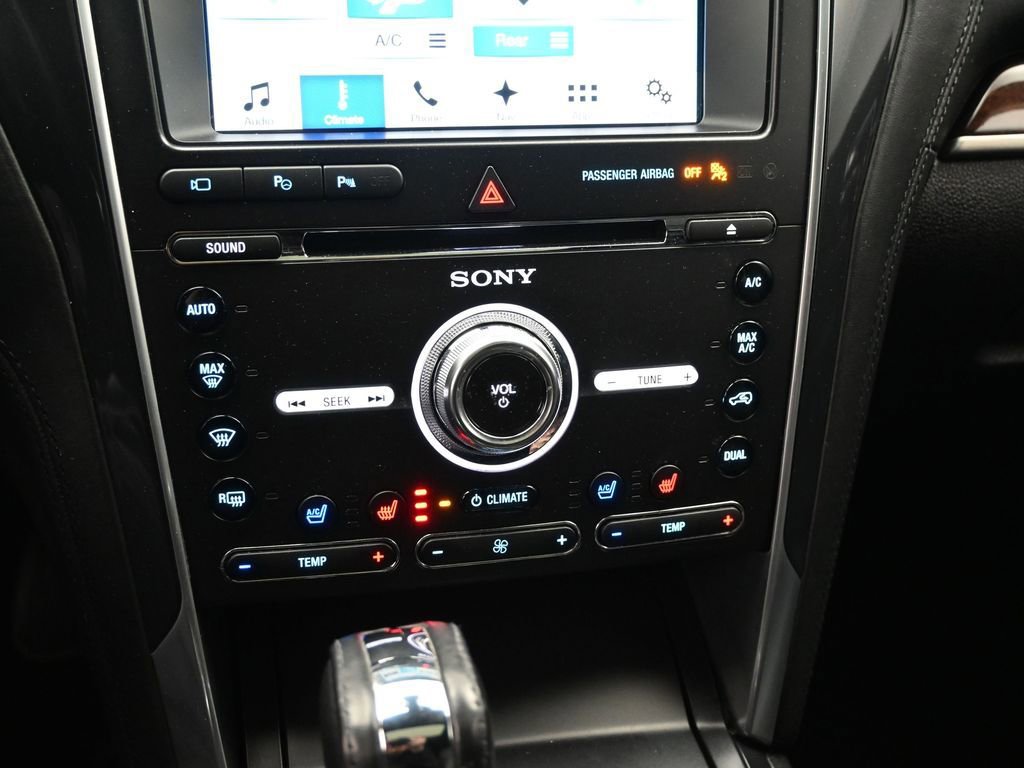 Used 2017 Ford Explorer Platinum image 19
