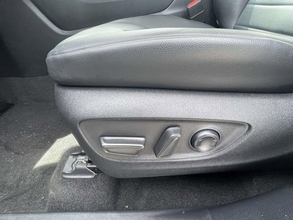 Used 2023 Toyota Highlander XLE image 56