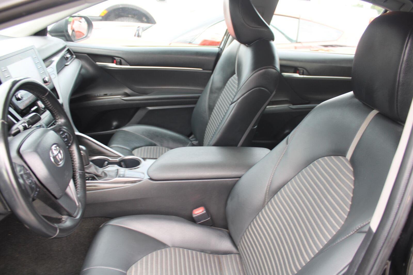 Used 2023 Toyota Camry SE FWD image 7
