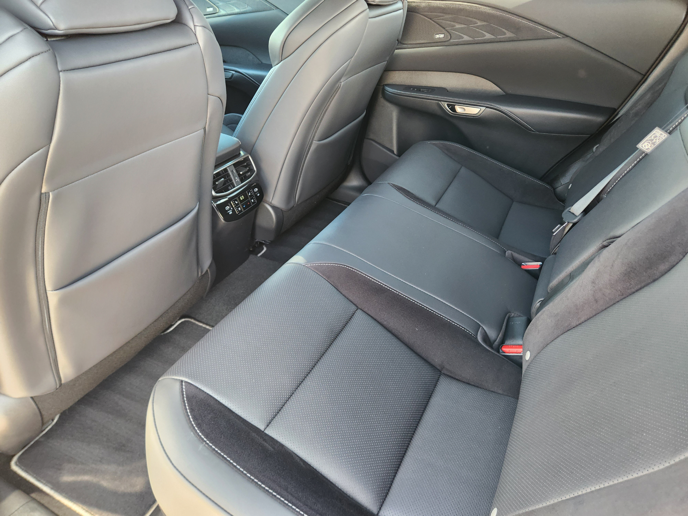 Used 2023 Lexus RX 500h F Sport w/ Cold Area Package AWD/4WD image 16