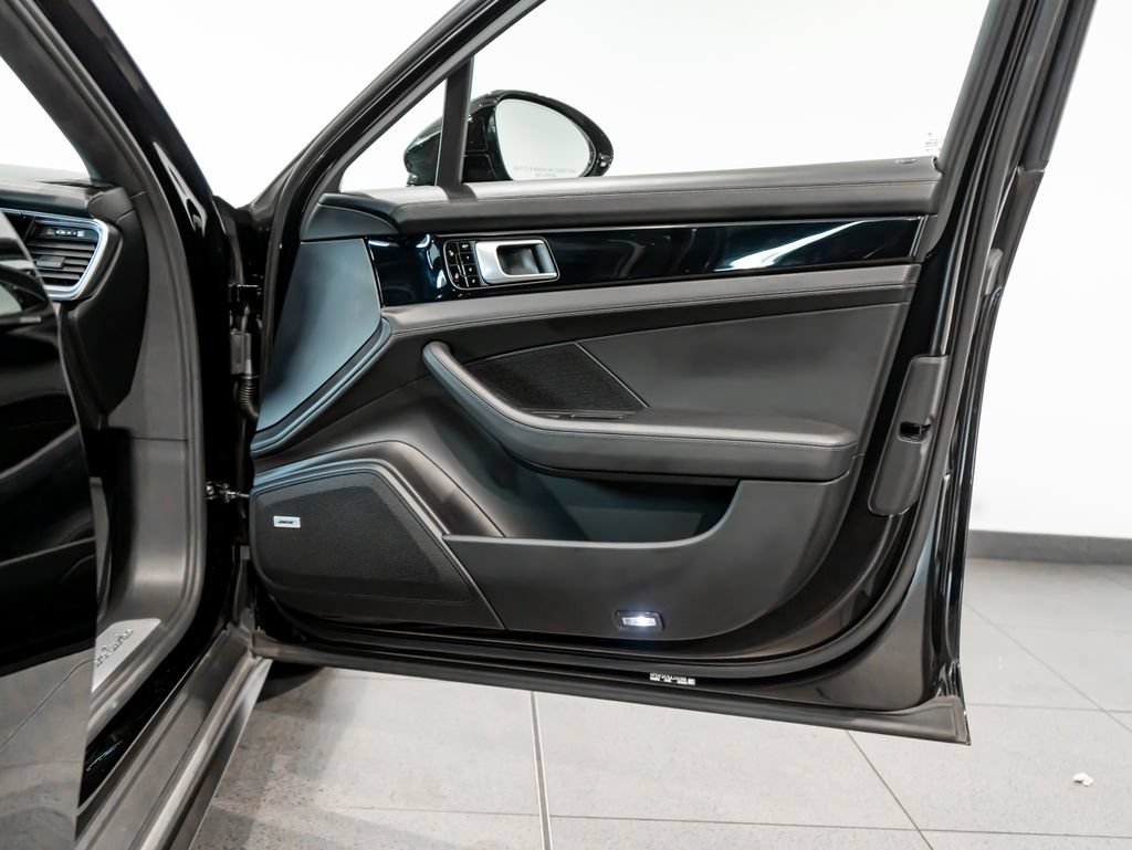 Certified 2018 Porsche Panamera Turbo AWD/4WD image 23