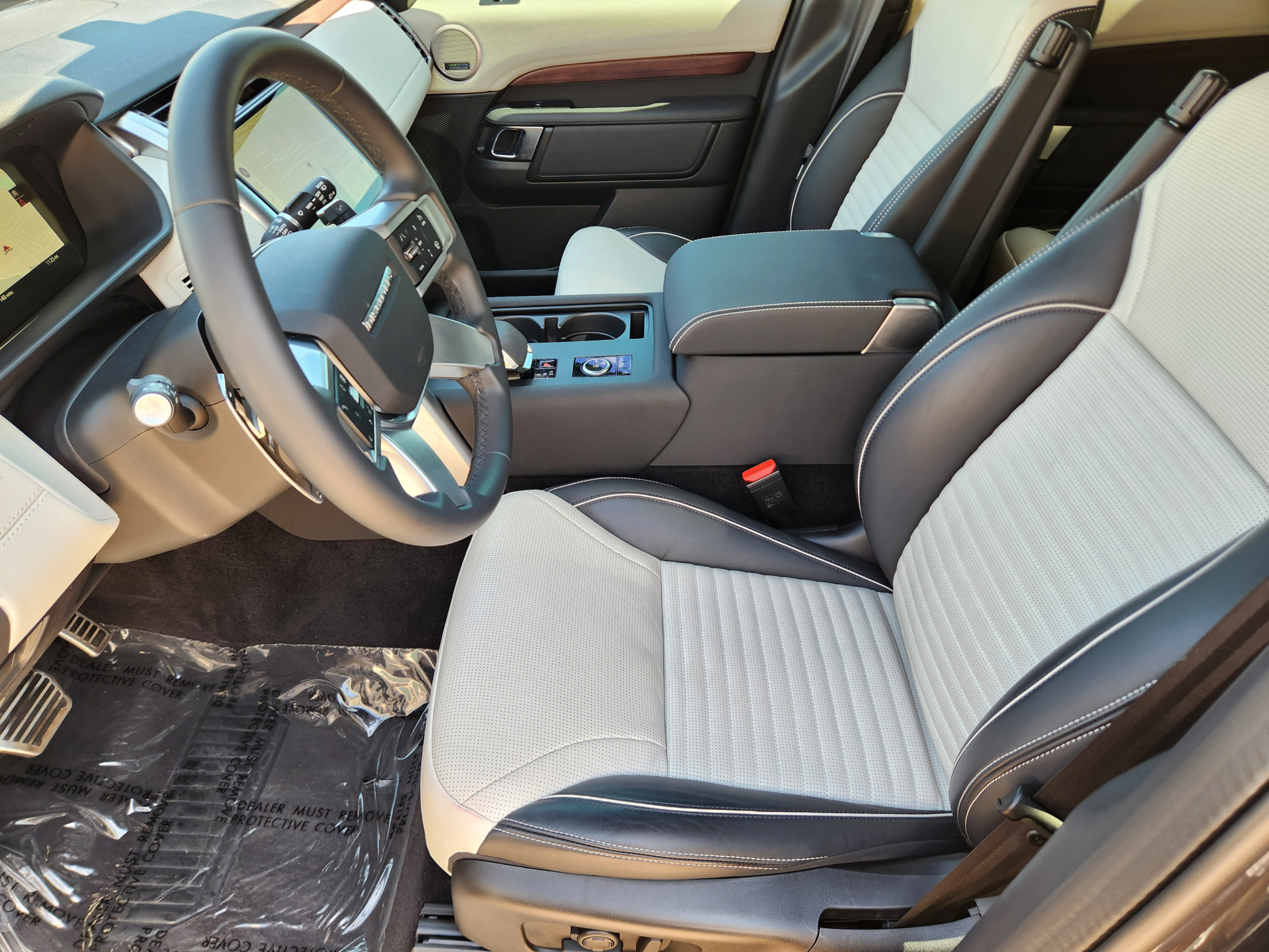 Certified 2024 Land Rover Discovery Dynamic SE AWD/4WD image 8