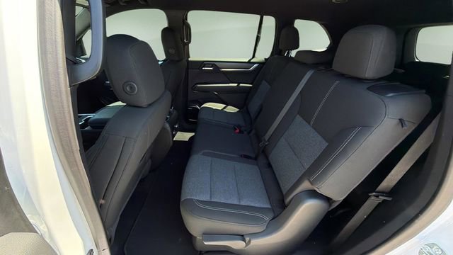 Used 2025 GMC Acadia Elevation FWD image 19