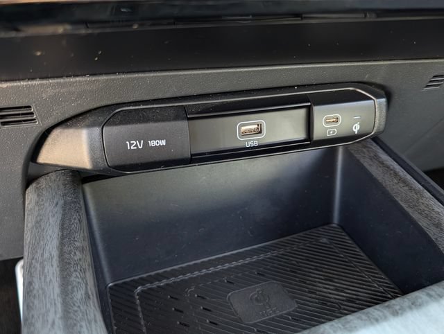 Used 2023 Kia Niro SX Touring FWD image 29
