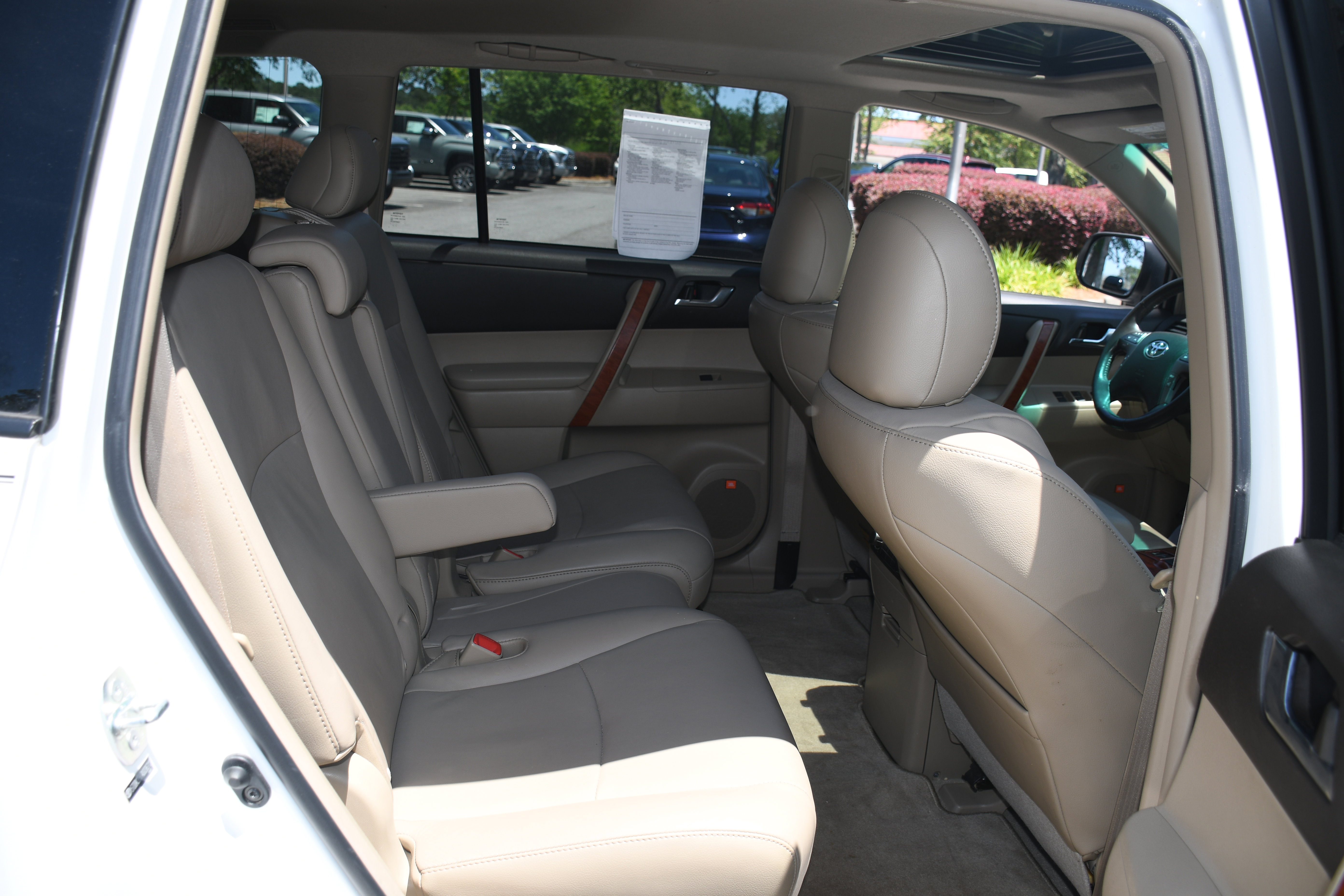 Used 2010 Toyota Highlander Limited AWD/4WD image 18