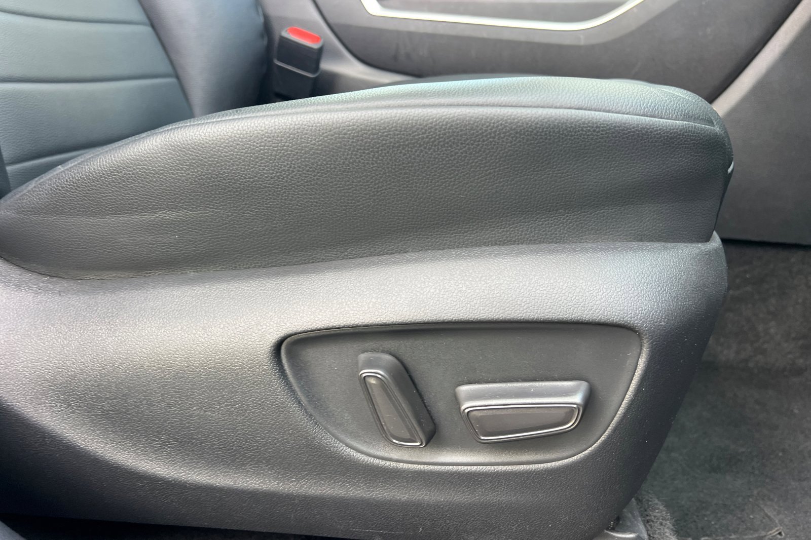 Used 2024 Toyota Highlander XLE image 23