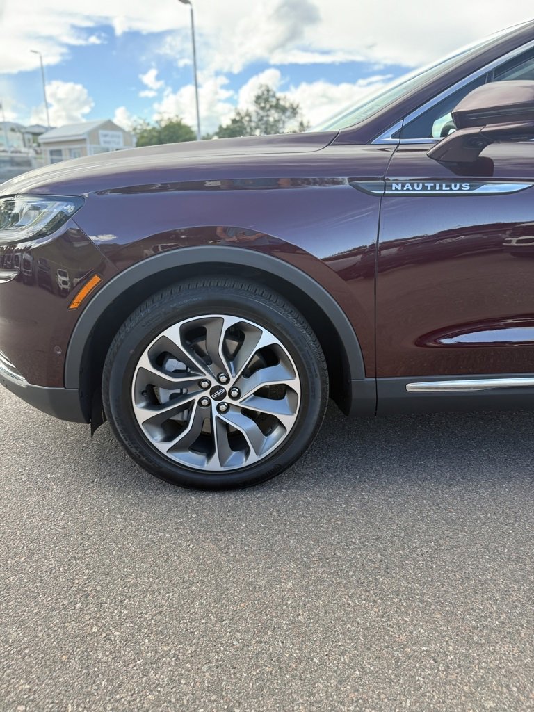 Certified 2022 Lincoln Nautilus Reserve image 31