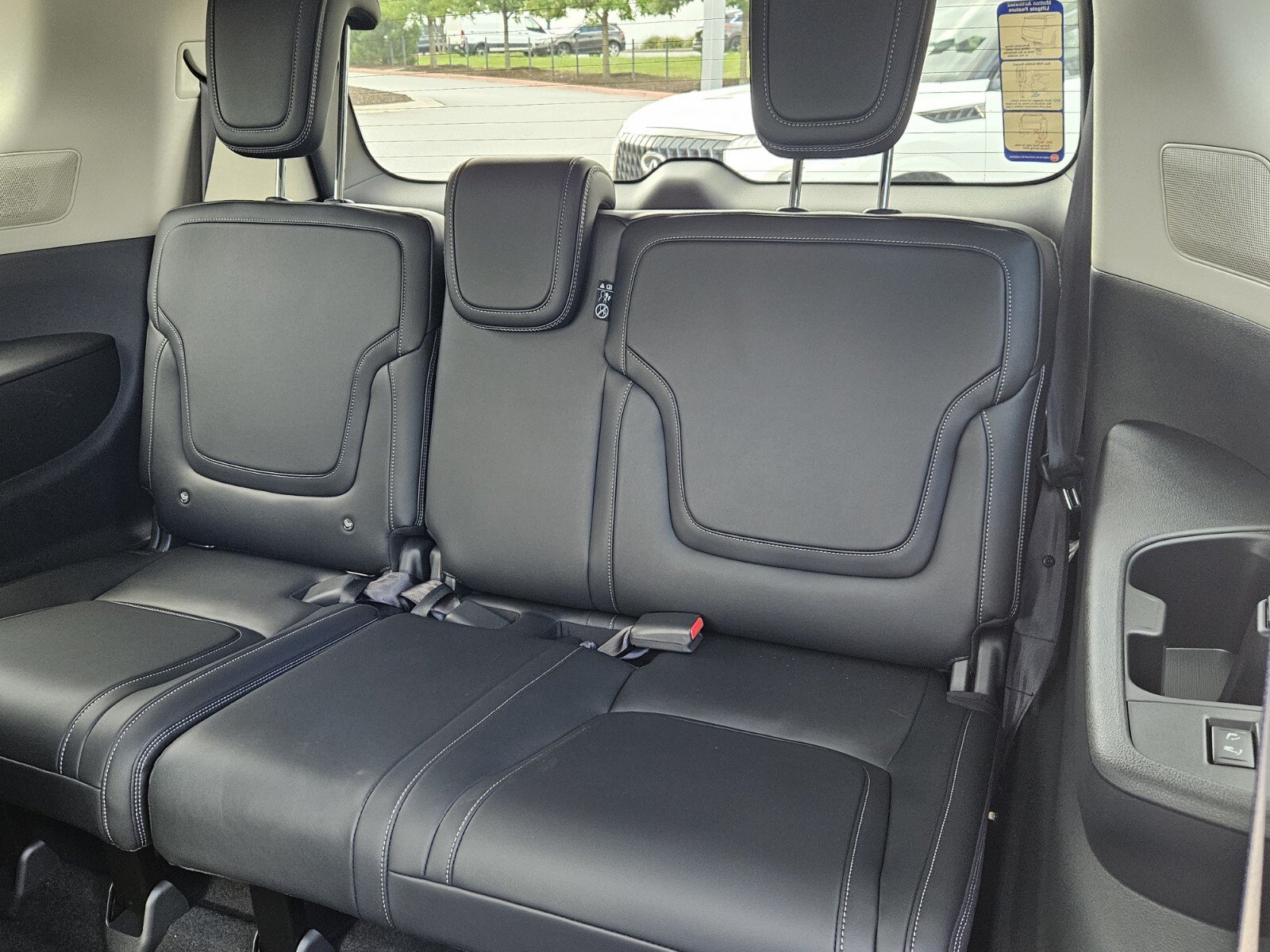 New 2026 INFINITI QX80 Pure w/ Cargo Package AWD/4WD image 11