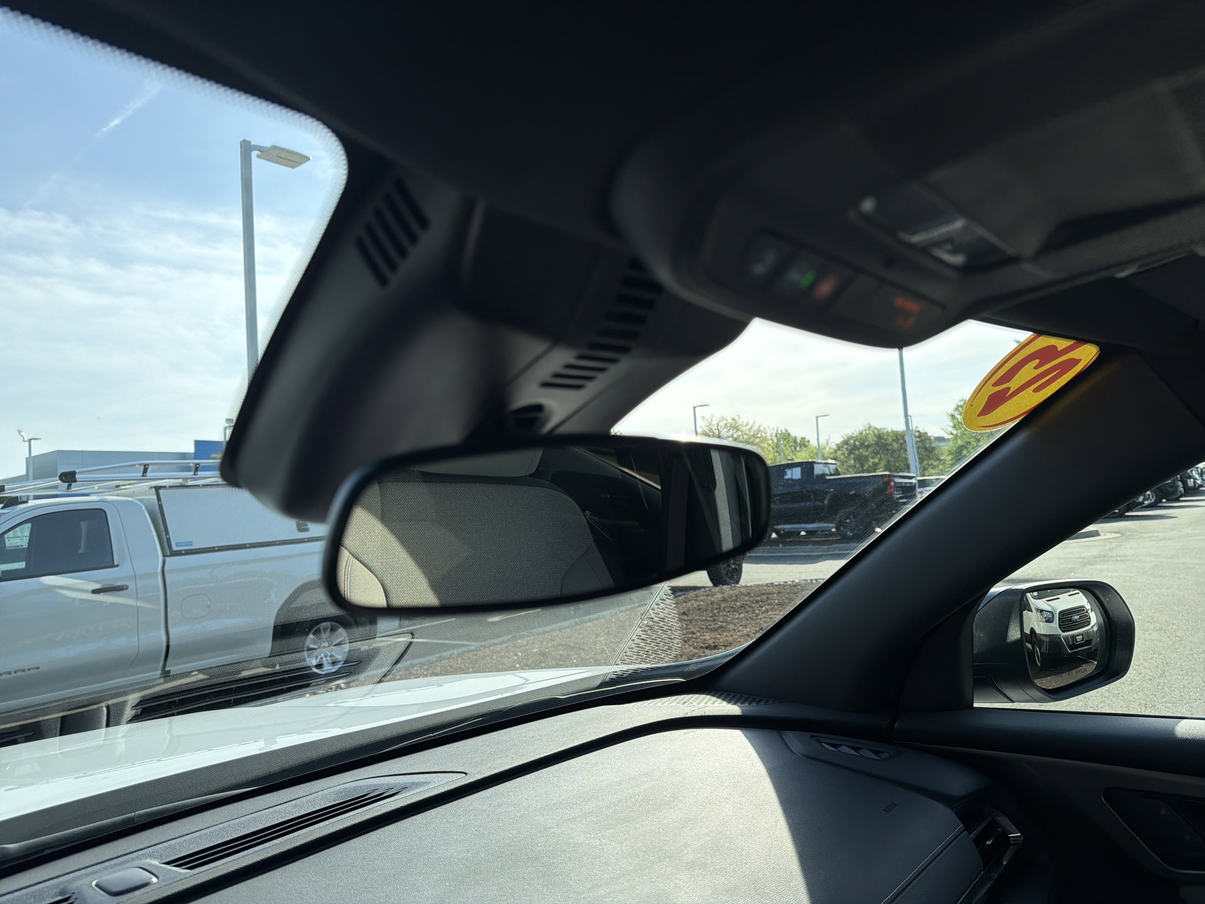 Used 2025 Chevrolet Traverse LT w/ Driver Confidence Package image 26