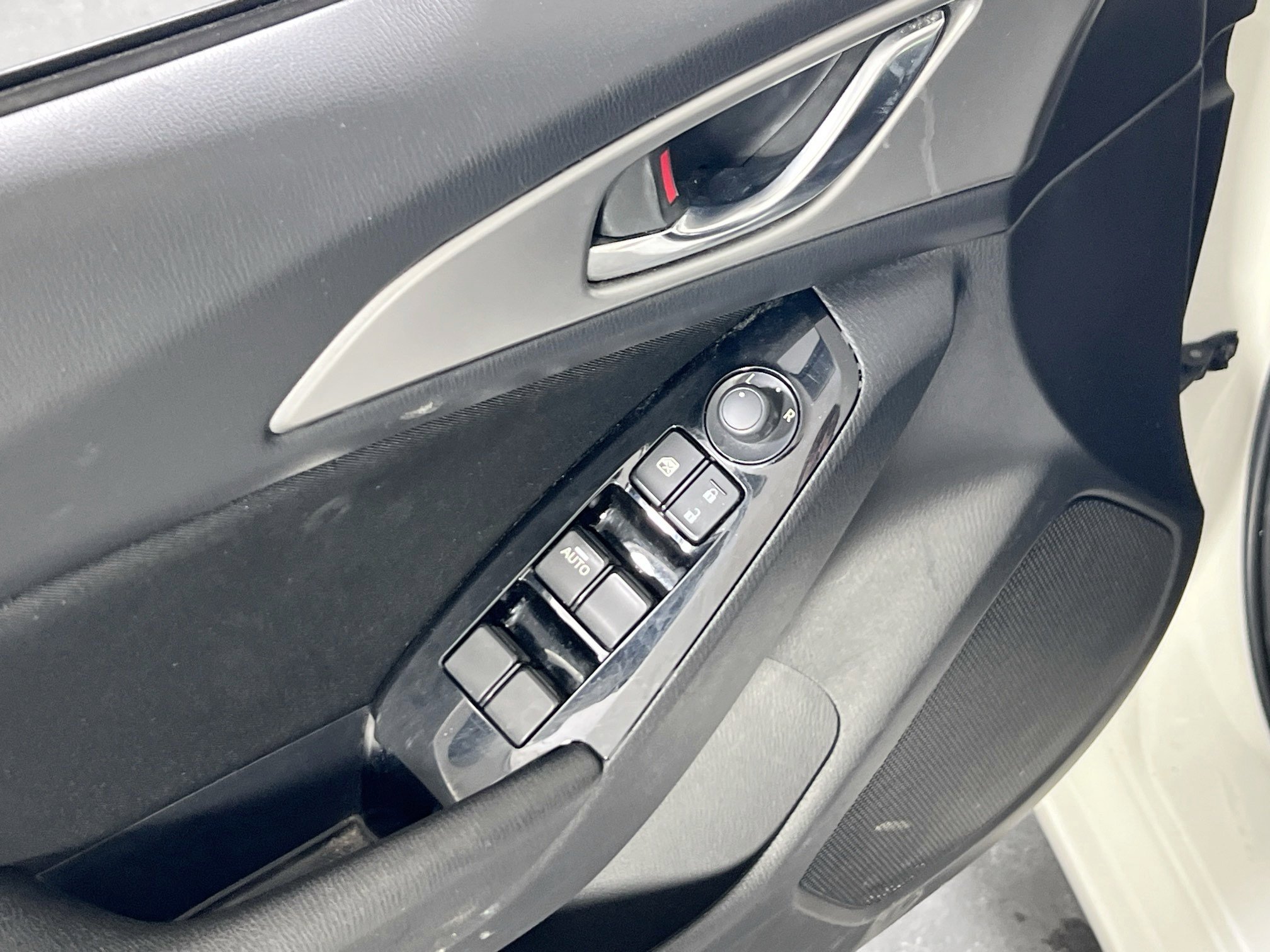 Used 2018 MAZDA MAZDA3 Sport w/ Preferred Equipment Package image 17