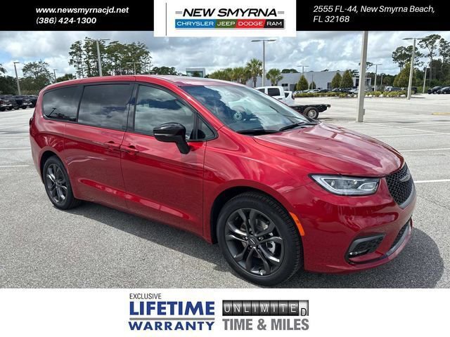 New 2026 Chrysler Pacifica Select image 1