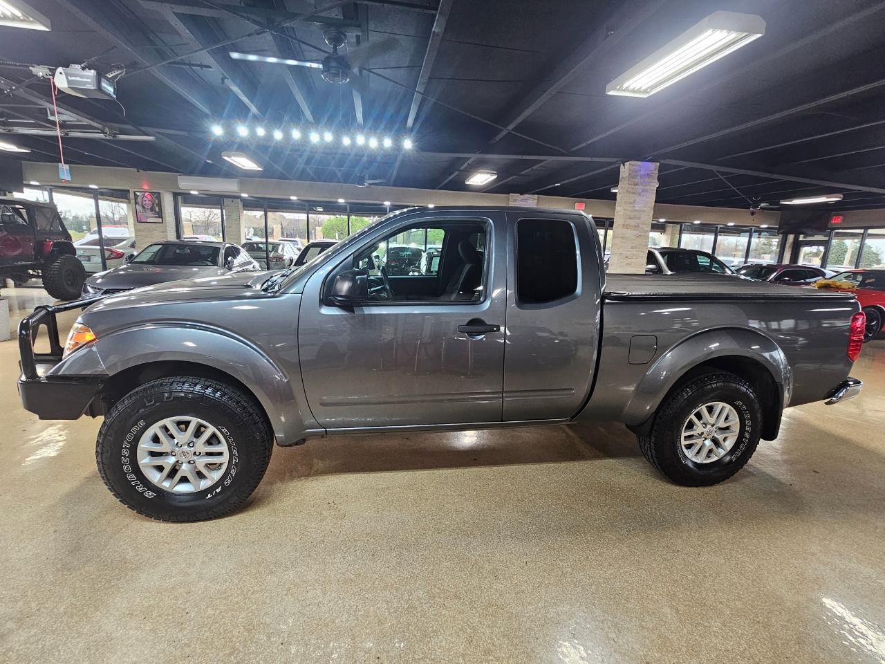 Used 2017 Nissan Frontier SV image 4