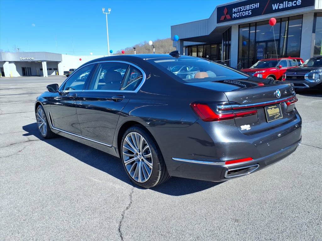 Used 2021 BMW 750i xDrive w/ Executive Package image 3