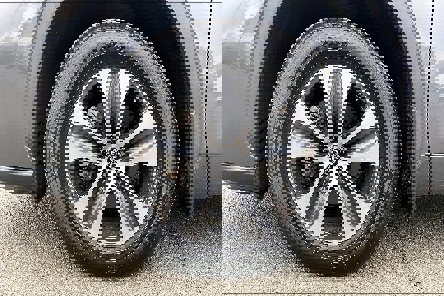 Used 2022 Toyota Highlander XLE image 9