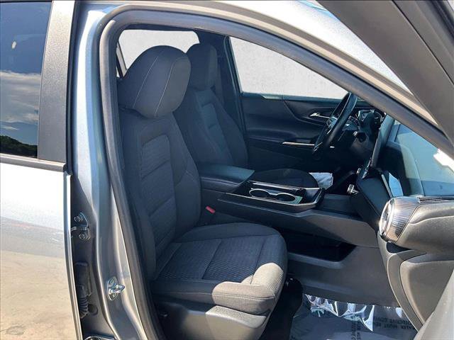 Used 2025 Chevrolet Equinox LT w/ Safety and Technology Package FWD image 9