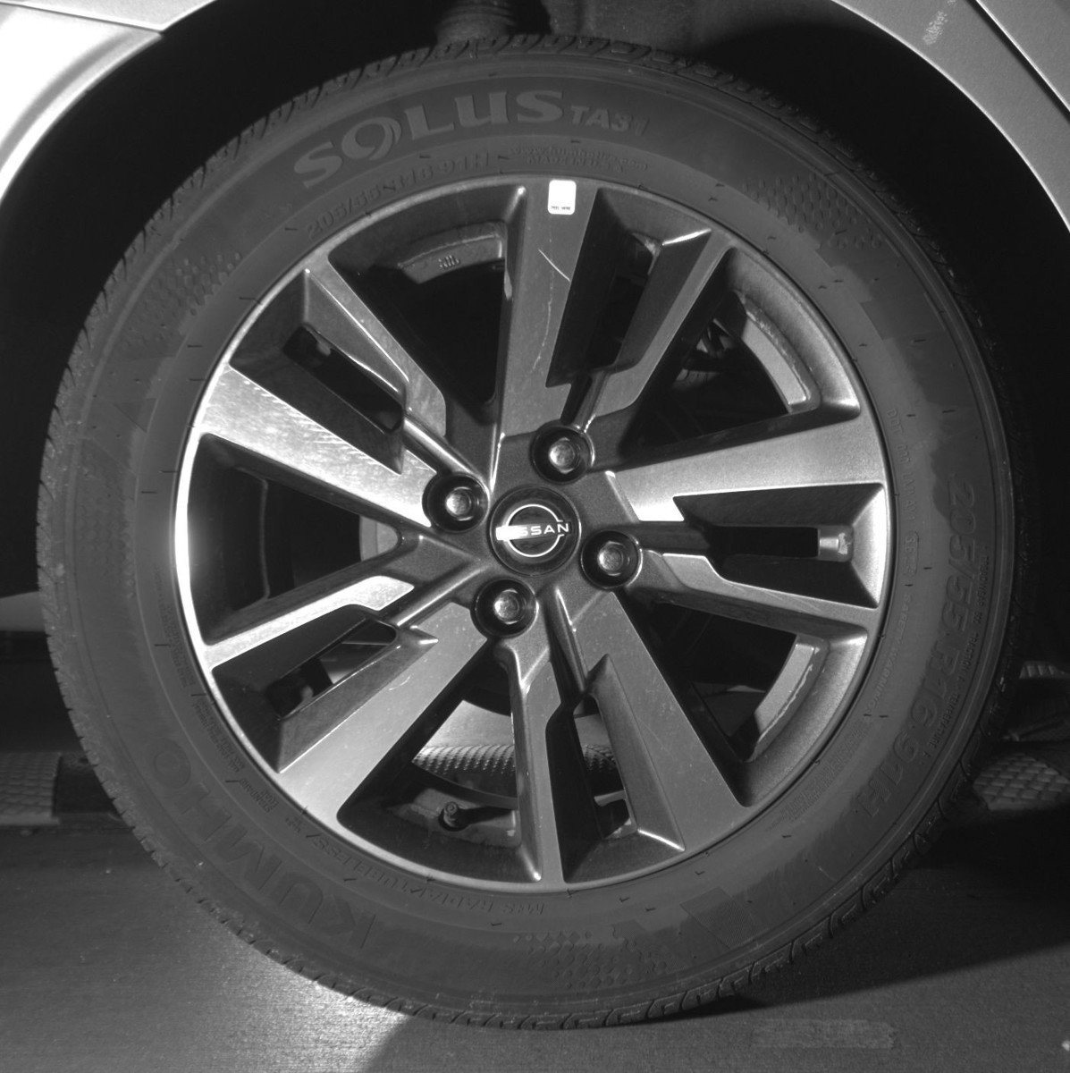 Used 2025 Nissan Versa SV image 15