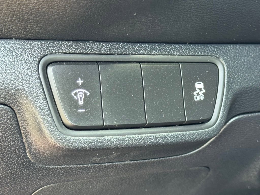 Used 2023 Kia Forte LXS image 21