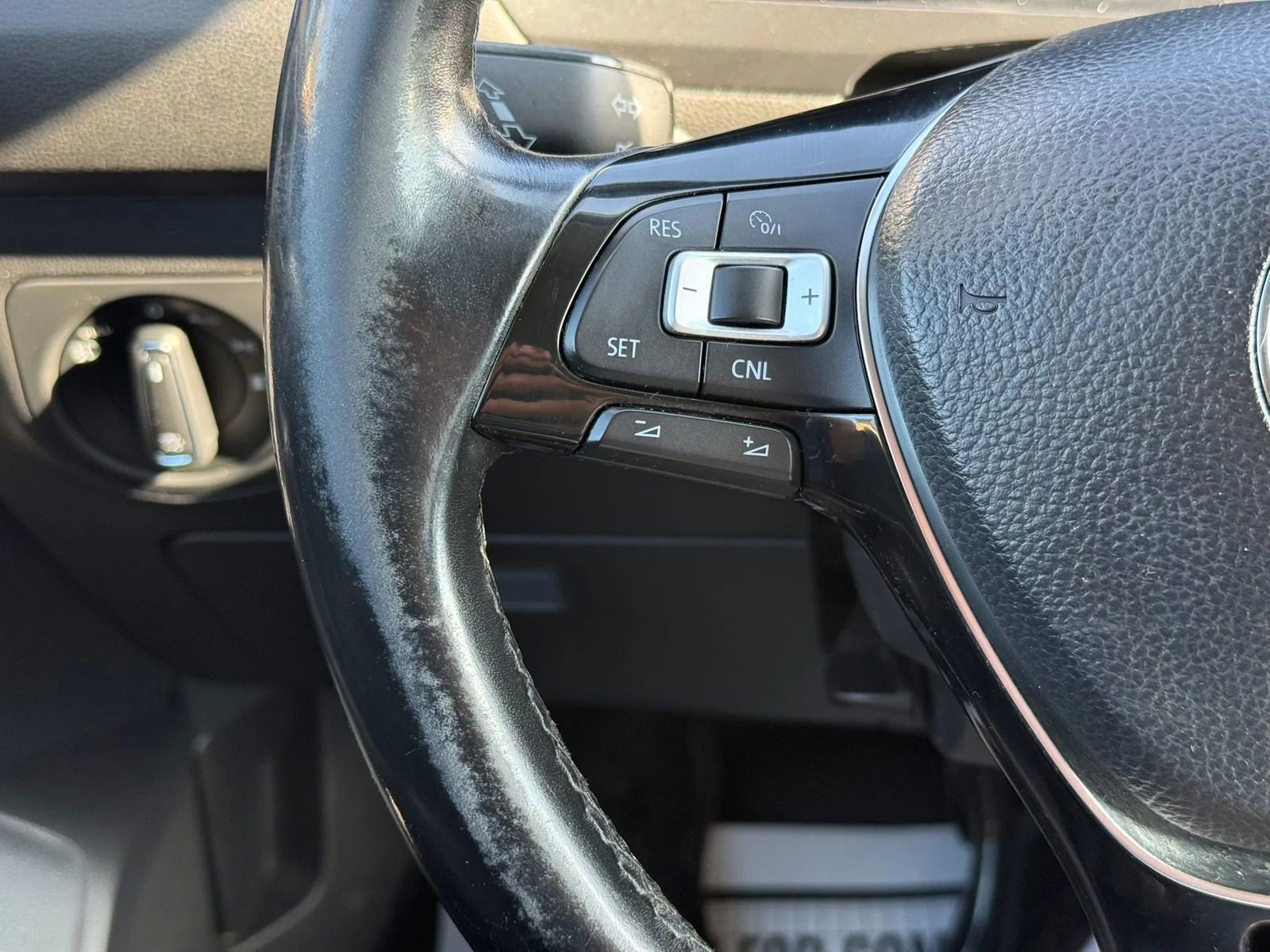 Used 2018 Volkswagen Tiguan SE image 26