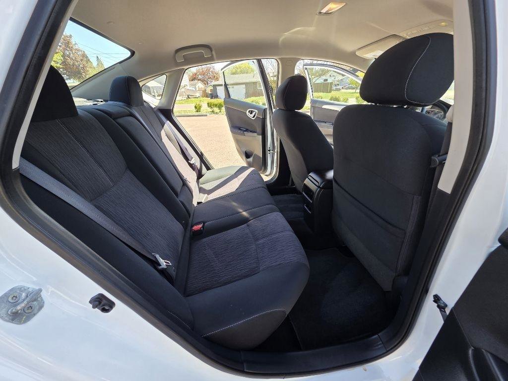 Used 2015 Nissan Sentra SV FWD image 17
