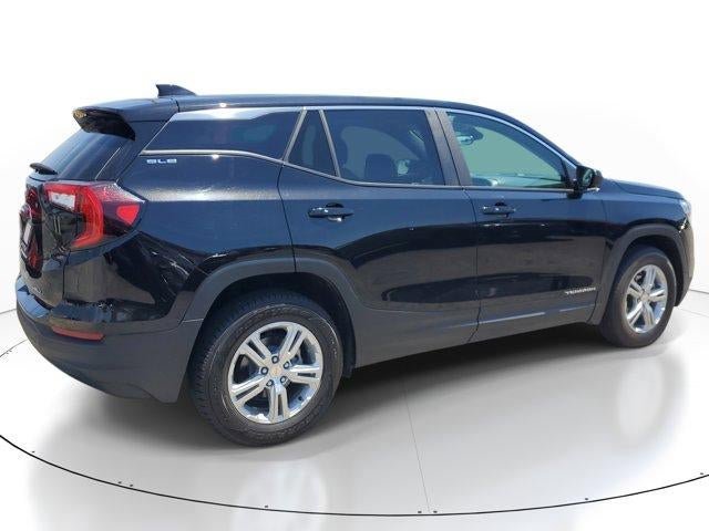 Used 2024 GMC Terrain SLE AWD/4WD image 3