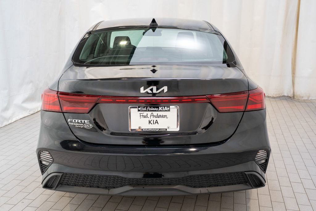 Used 2023 Kia Forte LXS w/ LXS Technology Package image 4