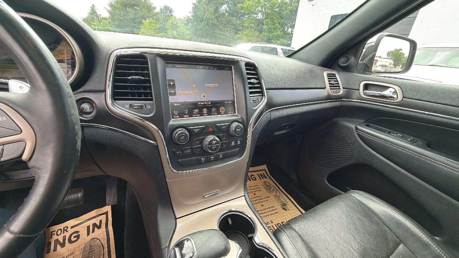 Used 2015 Jeep Grand Cherokee Limited w/ Luxury Group II RWD image 23