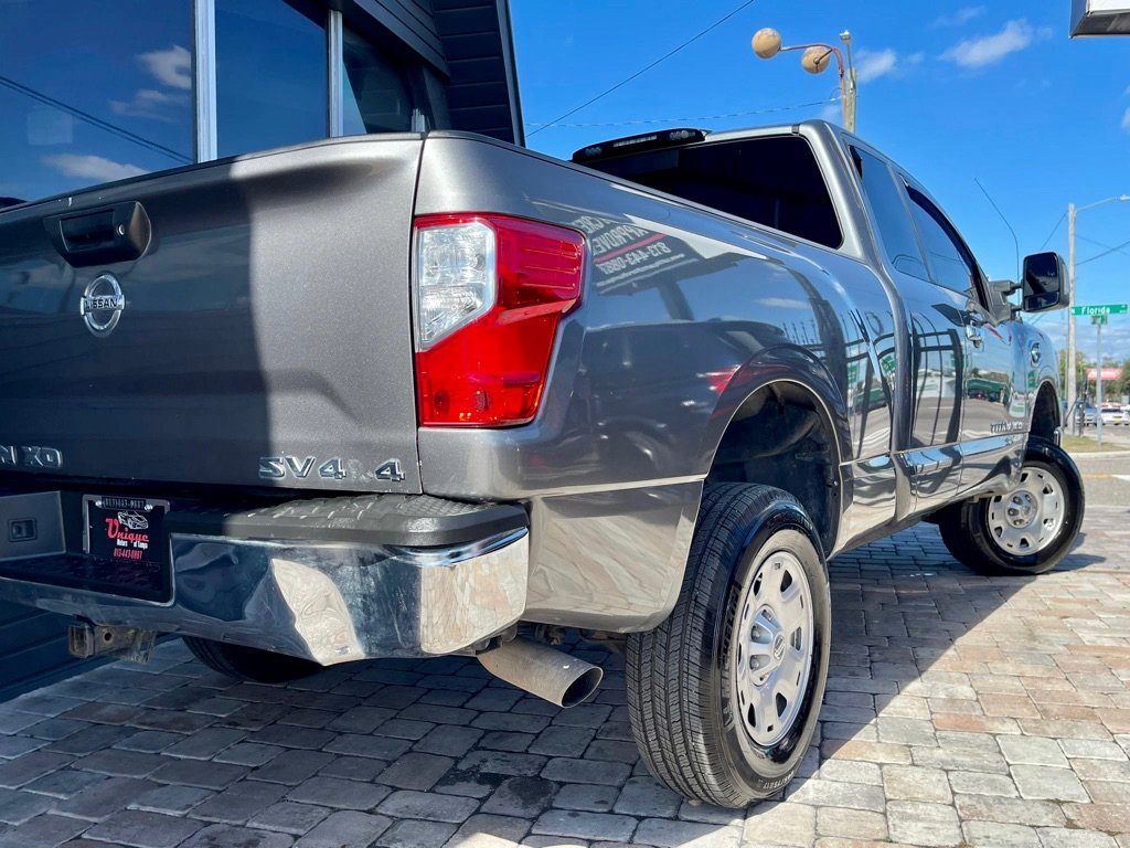 Used 2017 Nissan Titan SV AWD/4WD image 22