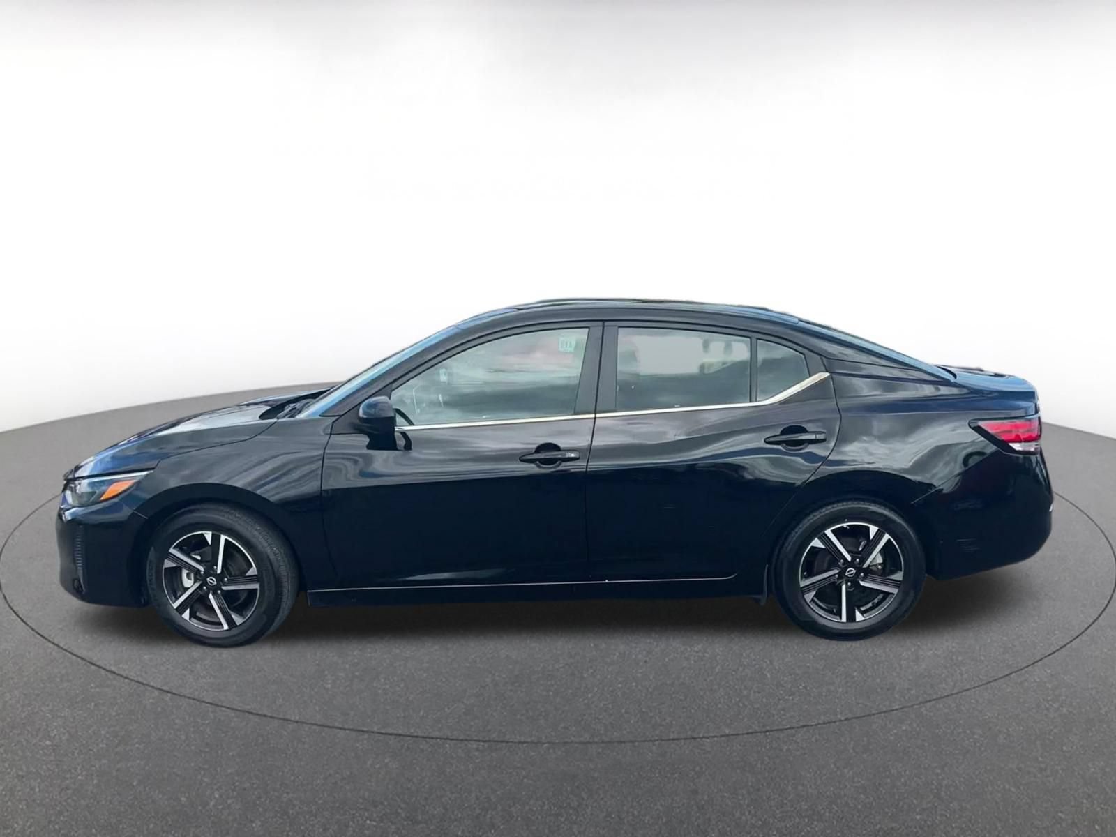 Used 2025 Nissan Sentra SV FWD image 8